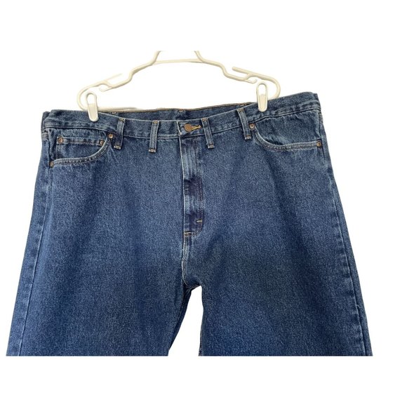Wrangler Jeans Mens Size 46x30 Relaxed Fit Medium Blue Wash Straight Leg - Picture 4 of 11